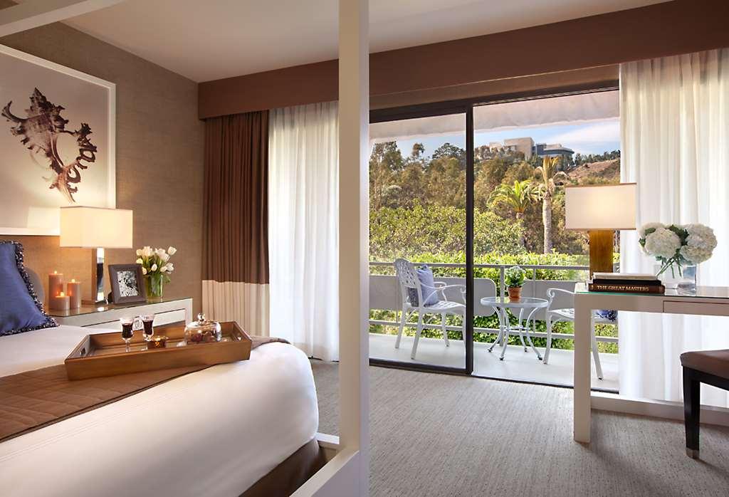 Luxe Sunset Boulevard Resort 4*