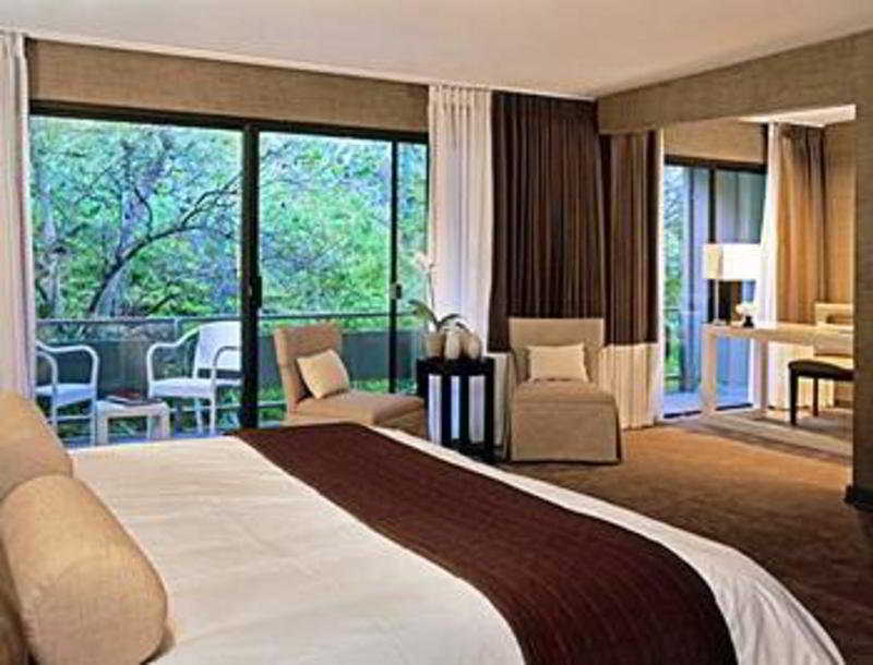 Luxe Sunset Boulevard Resort